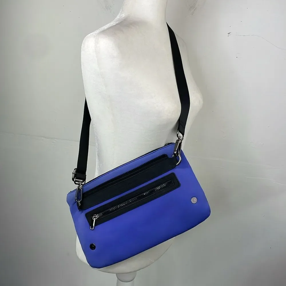 CARAA X ATHLETA CONVERTIBLE POUCH Blue Shoulder Bag